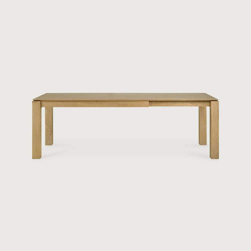 Ethnicraft Dining Table Slice extendable solid natural oak wood with seamless grain pattern