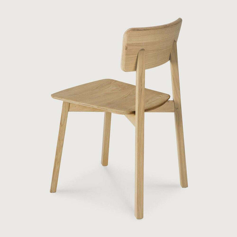 Ethnicraft Dining Chair Casale made of natural solid European oak with a simple, straight-lined design and smooth, delicate shape.